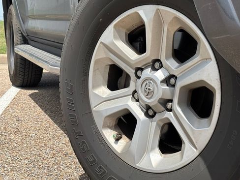 Used 2020 Toyota 4Runner SR5 RWD image 2