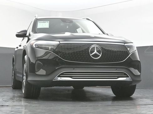 Used 2025 Mercedes-Benz EQB 250+ w/ Winter Package image 13