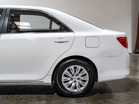 Used 2012 Toyota Camry LE FWD image 14
