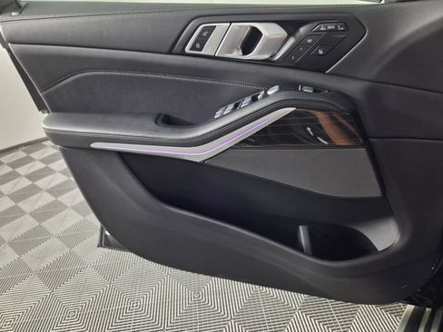 Used 2025 BMW X7 xDrive40i w/ Premium Package AWD/4WD image 19