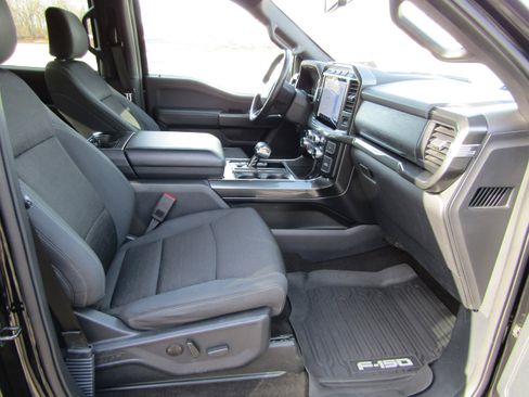 Certified 2022 Ford F150 XLT w/ Equipment Group 302A High image 17