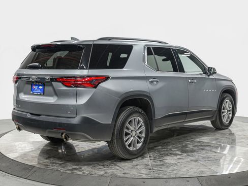 Used 2023 Chevrolet Traverse LT image 7
