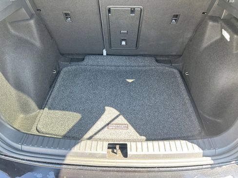 Used 2025 Volkswagen Taos SE w/ Panoramic Sunroof Package image 15