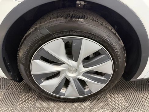 Used 2022 Tesla Model Y Long Range AWD/4WD image 21