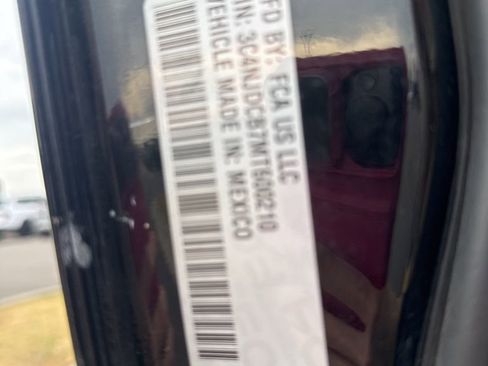 Used 2021 Jeep Compass Limited w/ Sun and Sound Group image 15