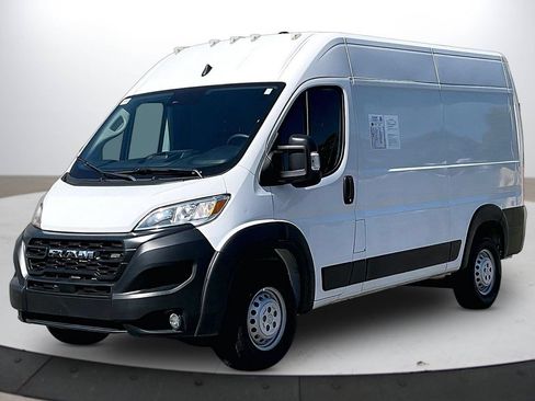 Used 2025 RAM ProMaster 2500 w/ Convenience Group FWD image 4