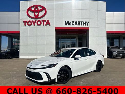 New 2026 Toyota Camry SE image 1