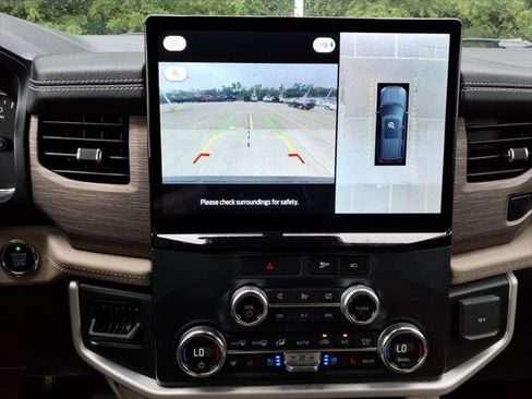 Used 2022 Ford Expedition Limited AWD/4WD image 19