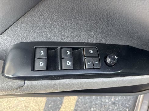 Used 2020 Toyota Camry SE image 13