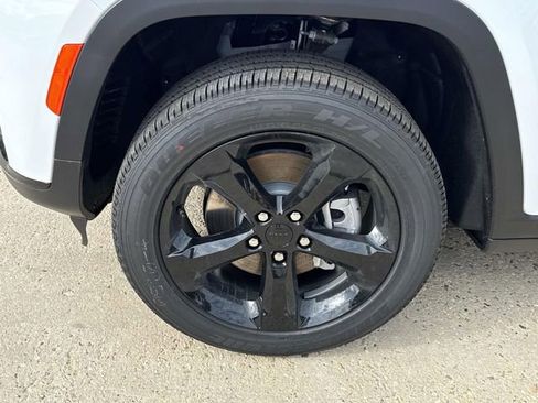 New 2025 Jeep Grand Cherokee L Altitude RWD image 4