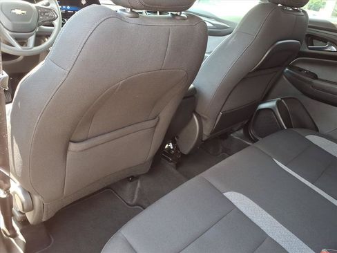 Used 2025 Chevrolet TrailBlazer LT AWD/4WD image 15
