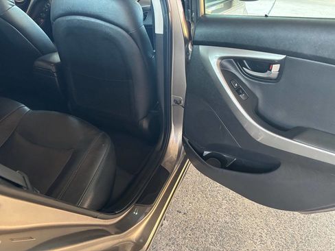 Used 2012 Hyundai Elantra Limited FWD image 18