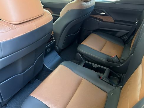 Certified 2025 Lexus GX 550 w/ Accessory Package (31) AWD/4WD image 15