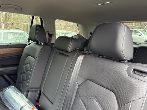 New 2026 Volkswagen Atlas SE image 34