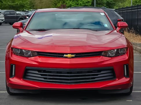 Used 2018 Chevrolet Camaro LT RWD image 8