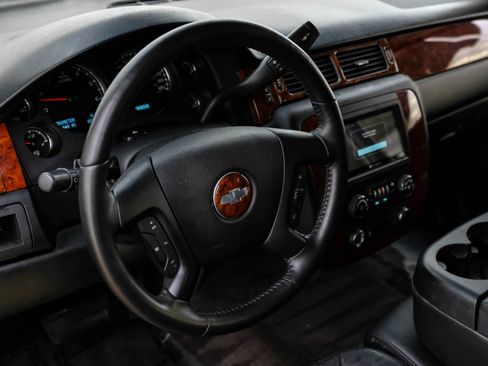 Used 2012 Chevrolet Avalanche LS image 11