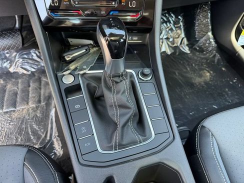 New 2026 Volkswagen Jetta SE FWD image 21