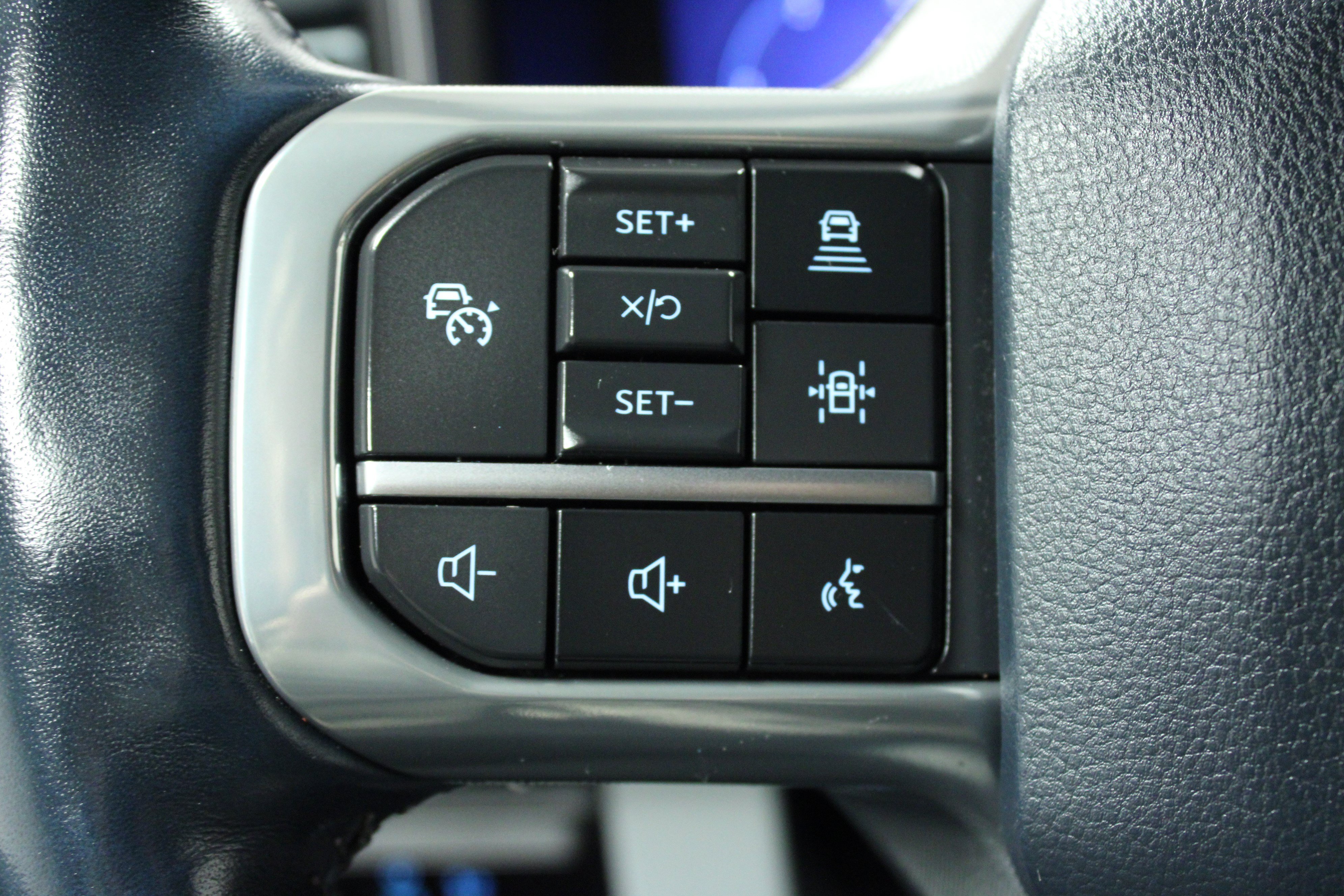 Used 2023 Ford F350 Limited w/ FX4 Off-Road Package AWD/4WD image 20