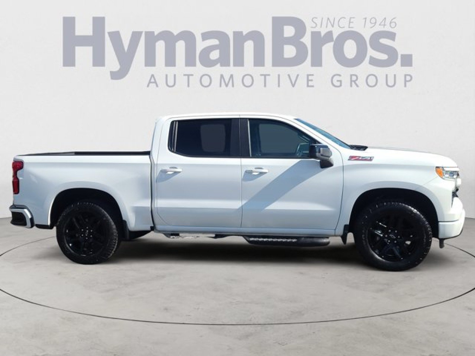 Used 2022 Chevrolet Silverado 1500 RST AWD/4WD image 2
