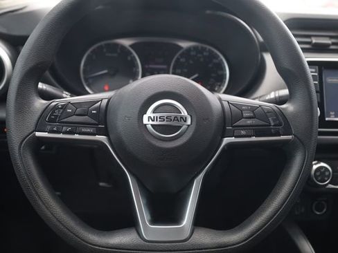 Used 2021 Nissan Versa S FWD image 11