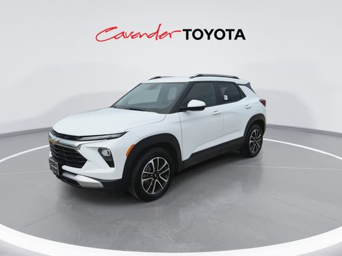 Used 2025 Chevrolet TrailBlazer LT image 4