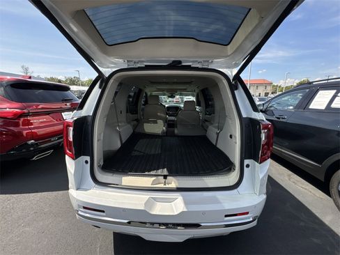 Used 2021 GMC Acadia Denali w/ Denali Technology Package image 31