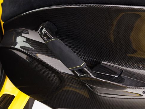 Used 2020 Ferrari 488 Pista Coupe RWD image 36