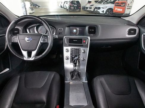 Used 2017 Volvo V60 T5 Cross Country w/ Convenience Package AWD/4WD image 7