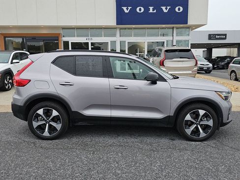Used 2026 Volvo XC40 B5 Plus AWD/4WD image 6