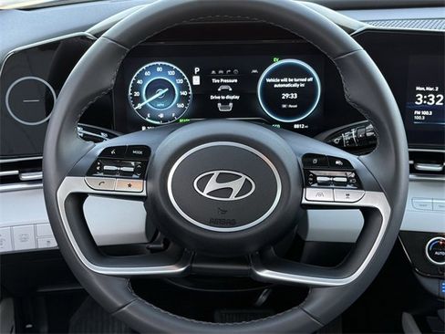 Used 2025 Hyundai Elantra Limited image 10