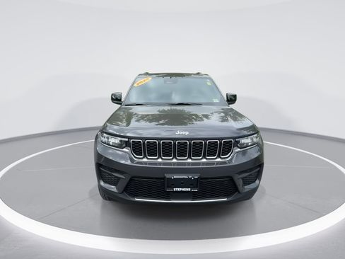 Used 2025 Jeep Grand Cherokee Laredo X AWD/4WD image 4