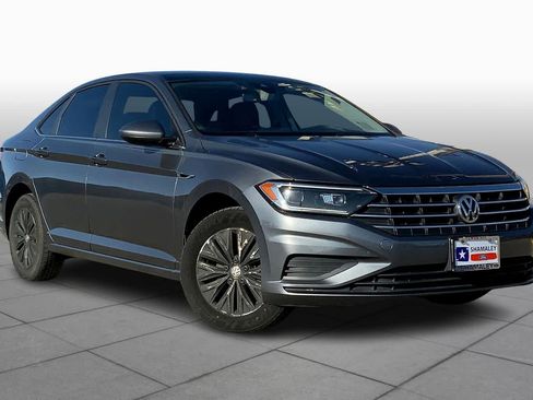 Used 2019 Volkswagen Jetta SEL w/ Cold Weather Package image 2