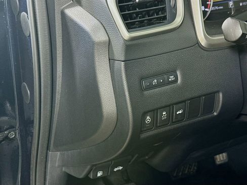 Used 2018 Nissan Murano SL w/ Moonroof Package FWD image 12