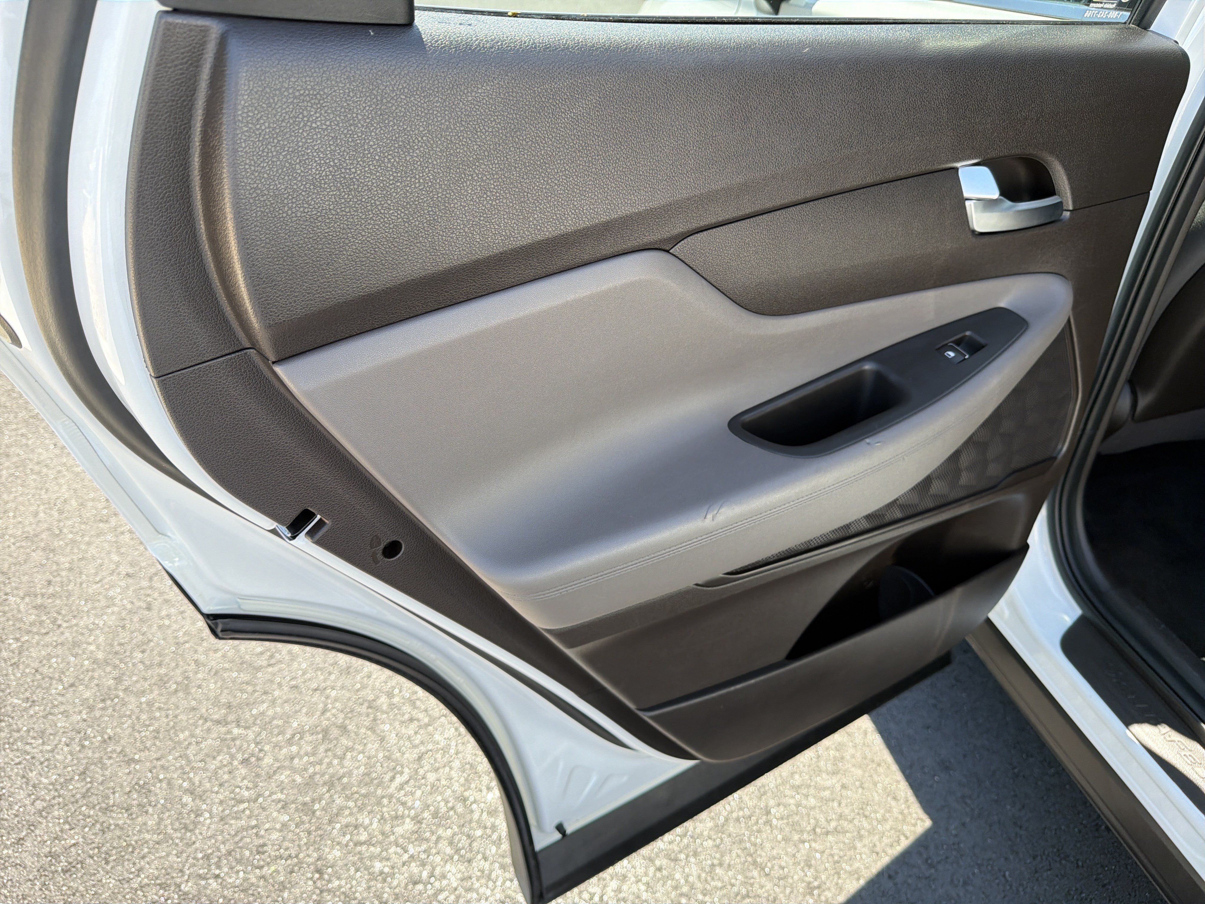 Used 2020 Hyundai Santa Fe SE FWD image 21