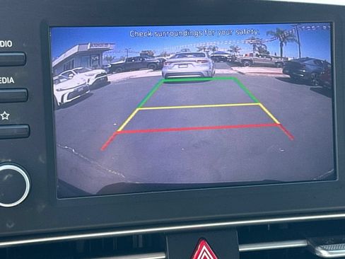 Used 2022 Hyundai Elantra SEL w/ Preferred Accessory Package FWD image 27
