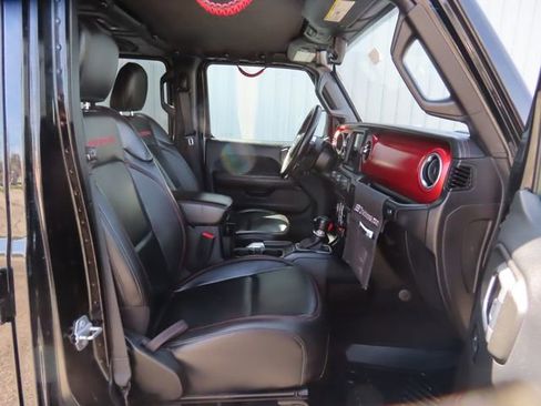 Used 2018 Jeep Wrangler Unlimited Rubicon AWD/4WD image 25