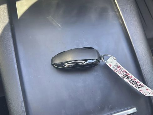 Used 2016 Tesla Model S 60 image 24