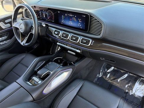 Used 2024 Mercedes-Benz GLS 450 4MATIC image 13