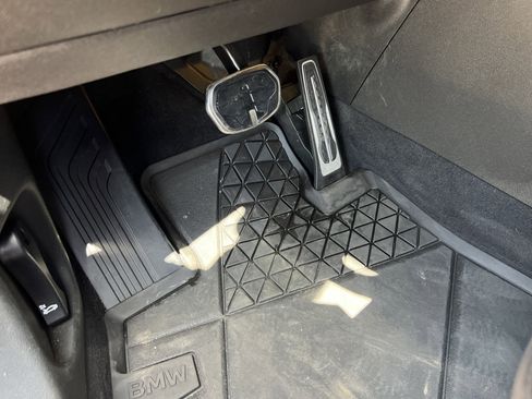 Used 2025 BMW X1 xDrive28i w/ Premium Package image 17