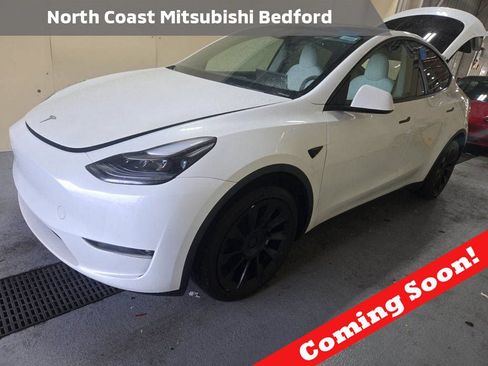 Used 2023 Tesla Model Y Long Range AWD/4WD image 1