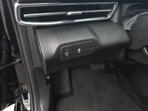 Used 2025 Hyundai Elantra SEL image 22