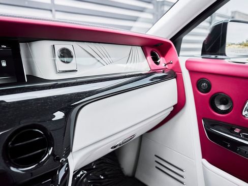 Used 2023 Rolls-Royce Phantom Sedan RWD image 95