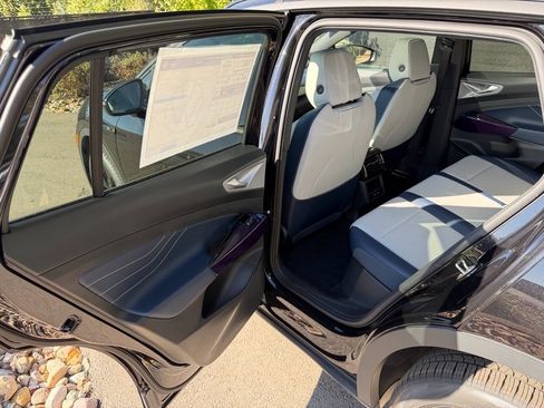 New 2025 Volkswagen ID.4 Pro S image 19