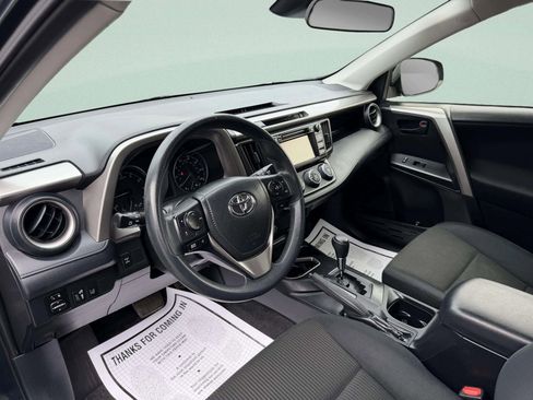 Used 2017 Toyota RAV4 LE AWD/4WD image 14