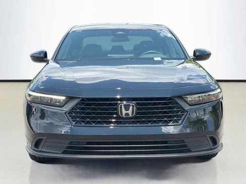 Used 2025 Honda Accord Sport image 3