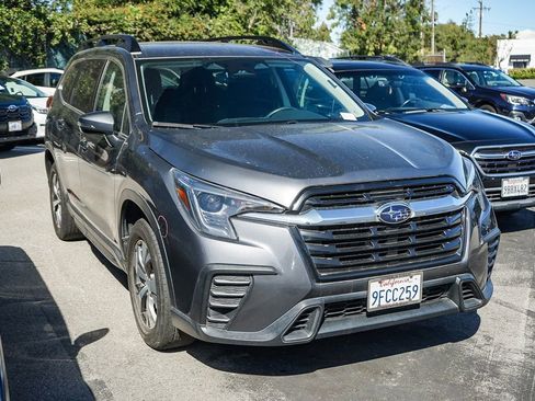 Used 2023 Subaru Ascent Premium w/ Convenience Package image 3