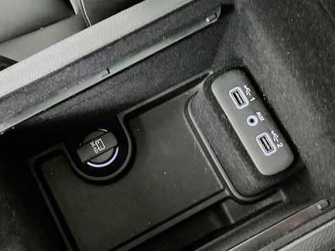 Used 2022 Chrysler 300 S image 34