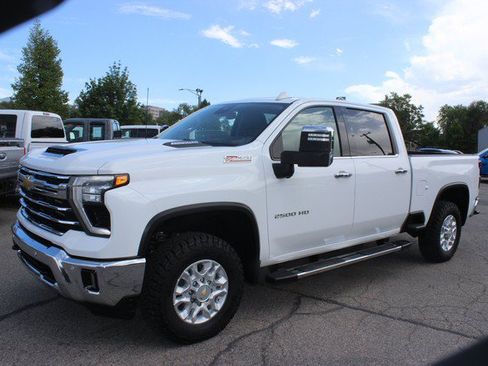 Used 2024 Chevrolet Silverado 2500 LTZ w/ LTZ Convenience Package AWD/4WD image 1