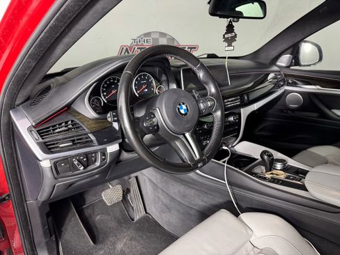 Used 2018 BMW X6 M image 10