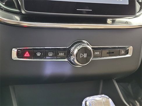 New 2026 Volvo XC90 B6 Ultra w/ Protection Package image 16